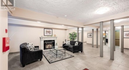Residential - Condo/Apartment - Saanich, Canada - Canada