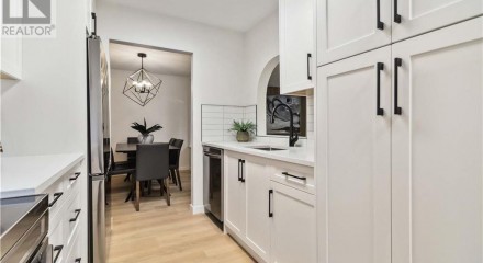 Residential - Condo/Apartment - Saanich, Canada - Canada