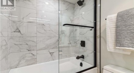 Residential - Condo/Apartment - Saanich, Canada - Canada