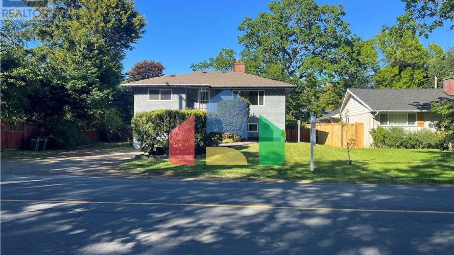 Residential - Single Family Home - Saanich, Canada - Canada
