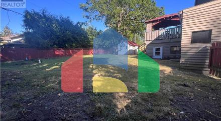 Residential - Single Family Home - Saanich, Canada - Canada