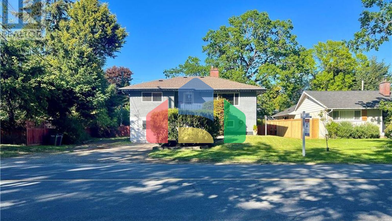 Residential - Single Family Home - Saanich, Canada - Canada