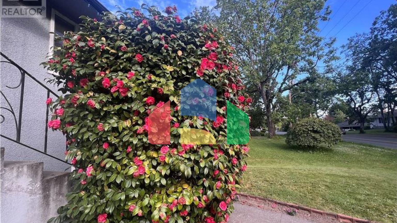 Residential - Single Family Home - Saanich, Canada - Canada