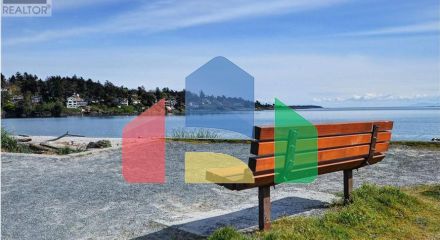 Residential - Single Family Home - Saanich, Canada - Canada Residential - Single Family Home - Saanich, Canada - Canada