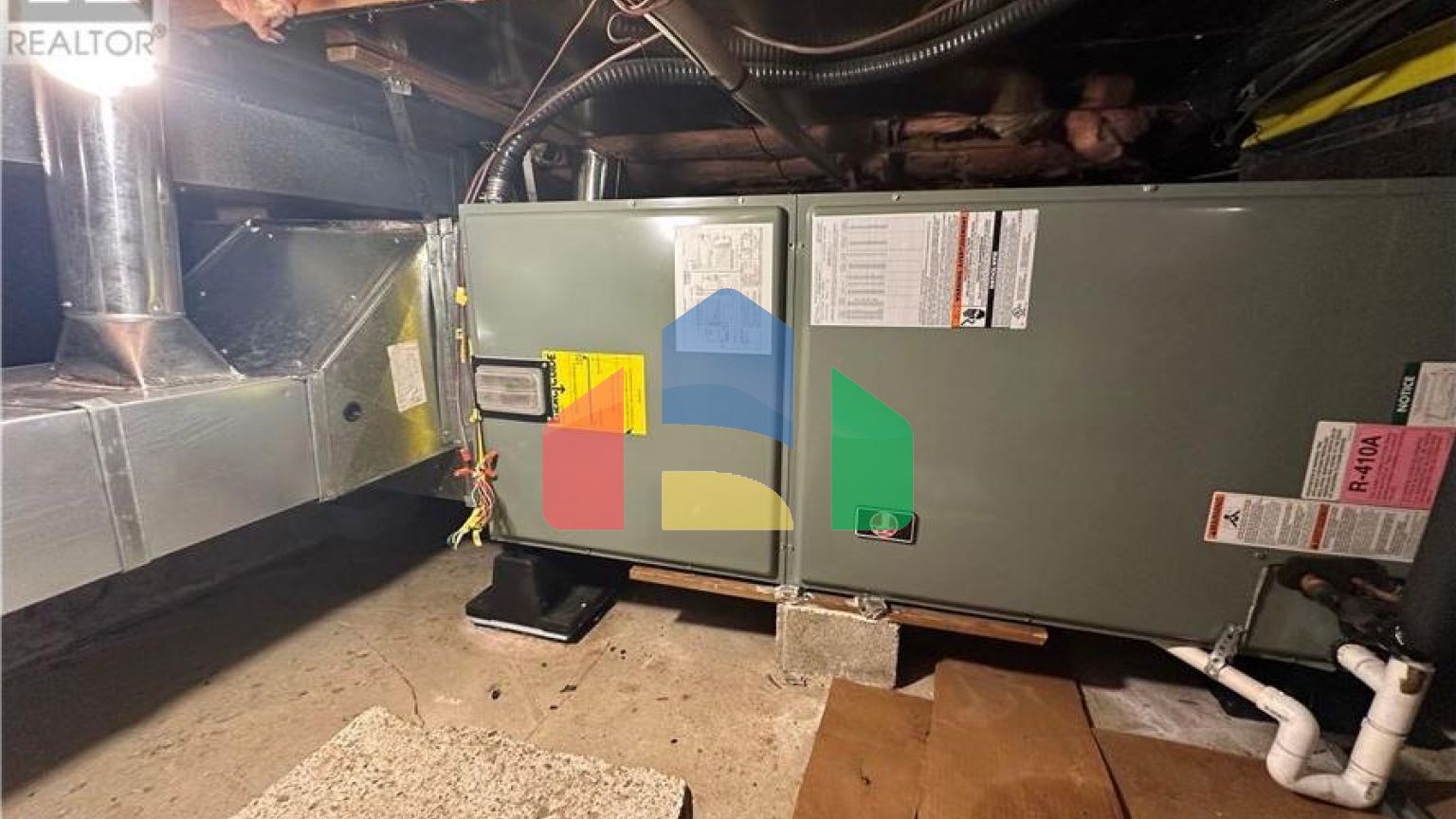 Residential - Single Family Home - Saanich, Canada - Canada