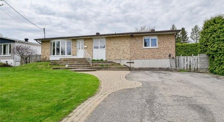 Residential - Bungalow - Deux-Montagnes, Canada - Canada