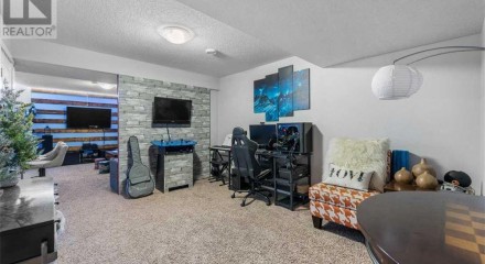 Residential - Single Family Home - Airdrie, Canada - Canada