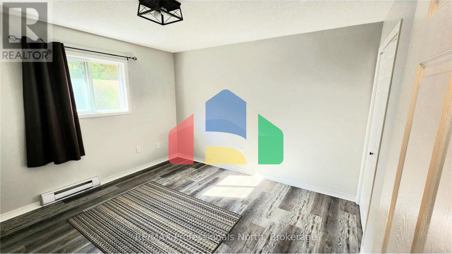 Residential - Condo/Apartment - Bracebridge, Canada - Canada