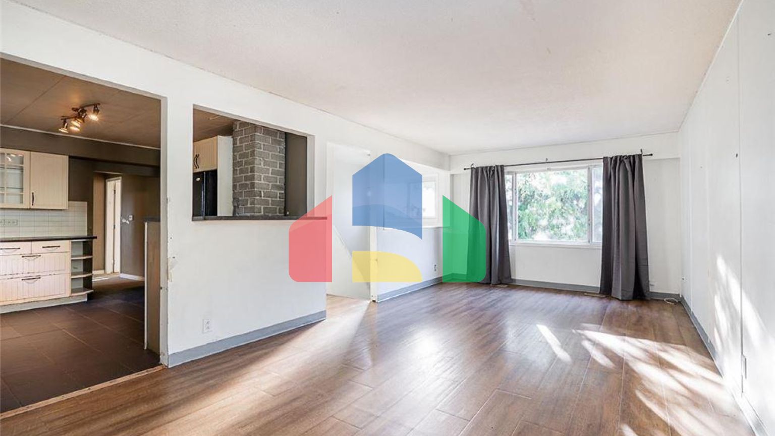 Residential - Single Family Home - Surrey, Canada - Canada