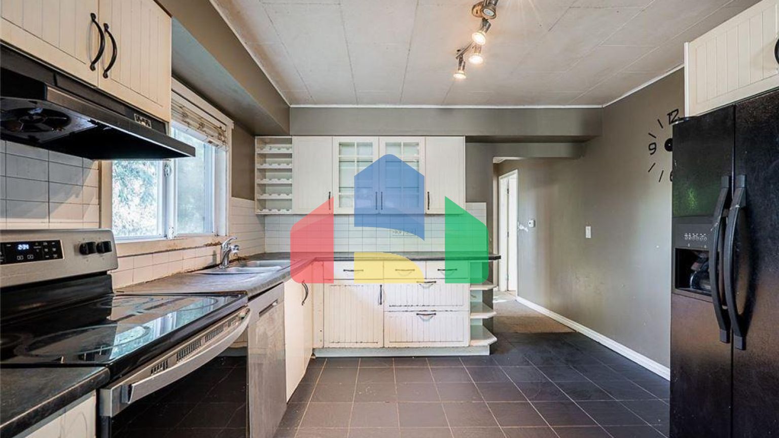 Residential - Single Family Home - Surrey, Canada - Canada