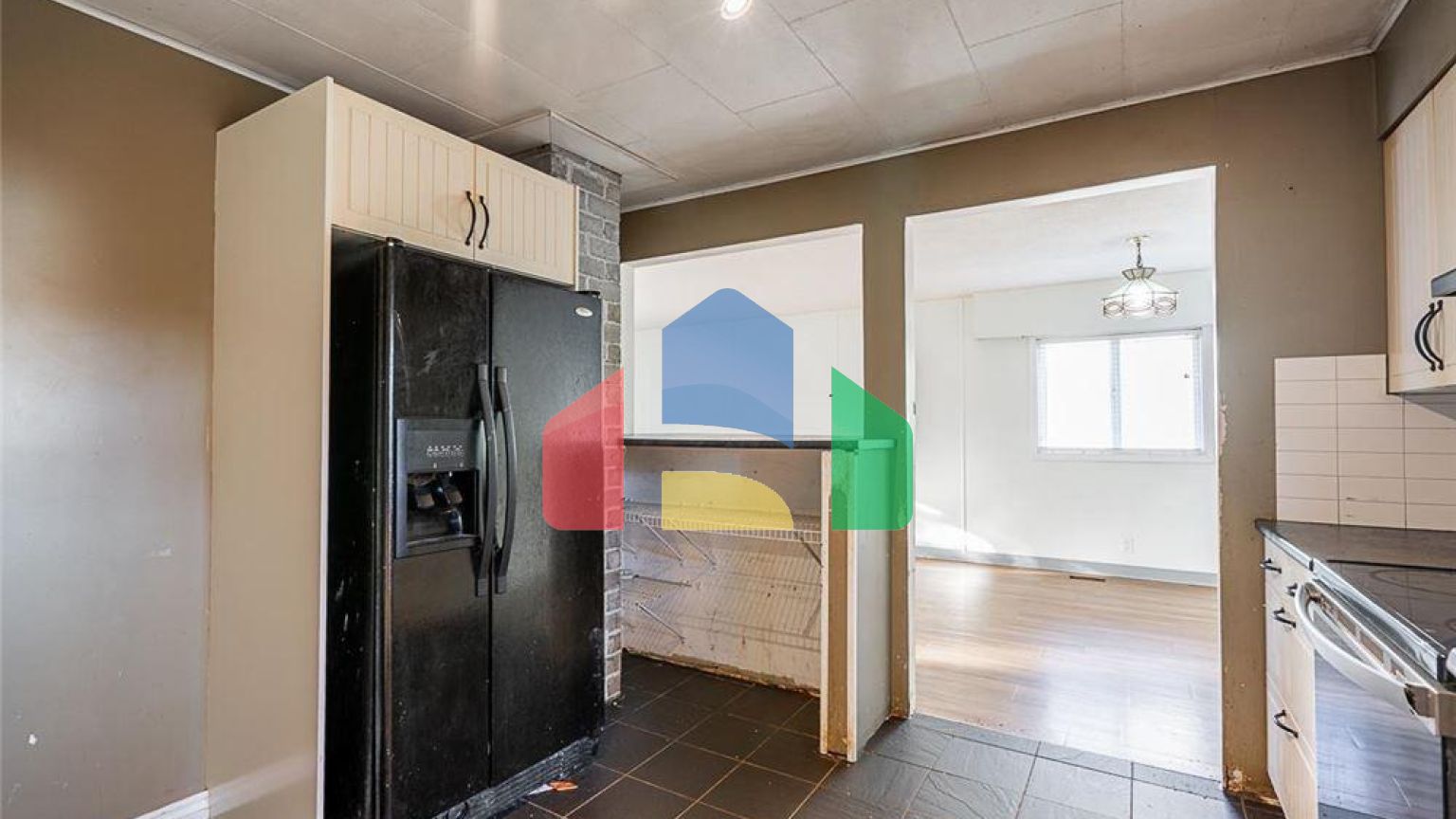 Residential - Single Family Home - Surrey, Canada - Canada