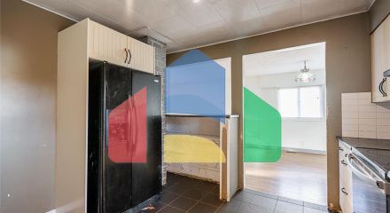 Residential - Single Family Home - Surrey, Canada - Canada