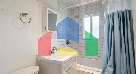 Residential - Single Family Home - Surrey, Canada - Canada