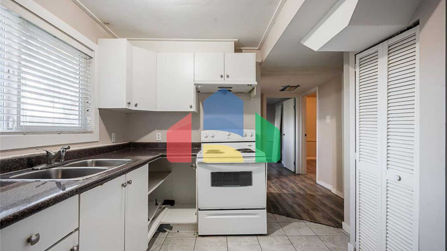 Residential - Single Family Home - Surrey, Canada - Canada