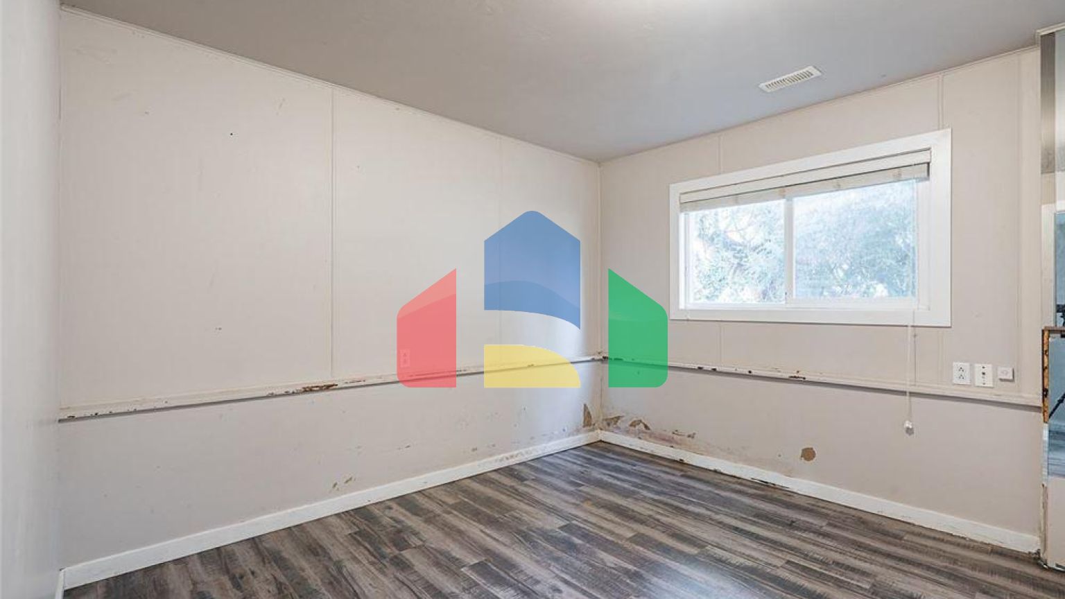 Residential - Single Family Home - Surrey, Canada - Canada