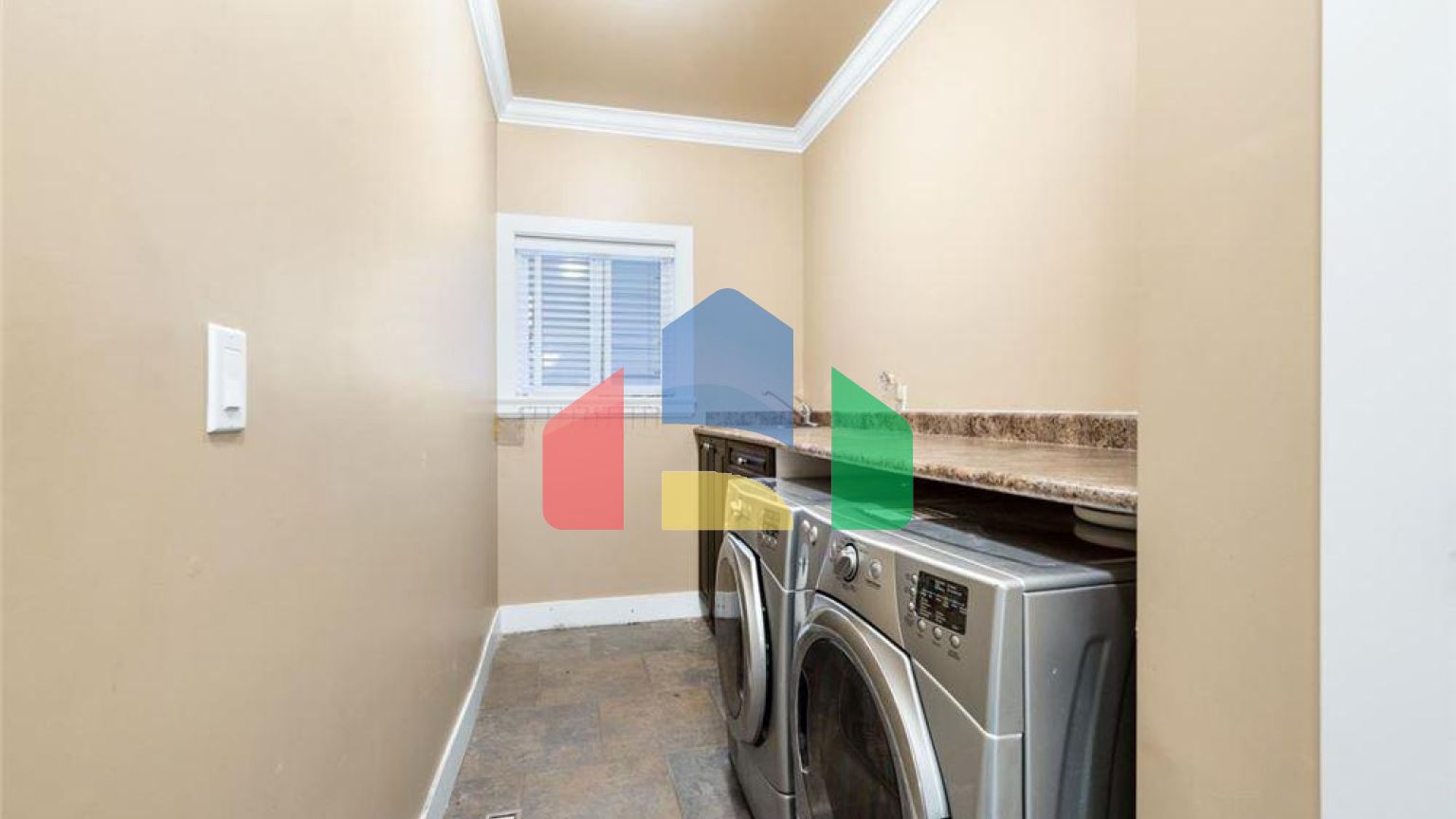 Residential - Single Family Home - Surrey, Canada - Canada