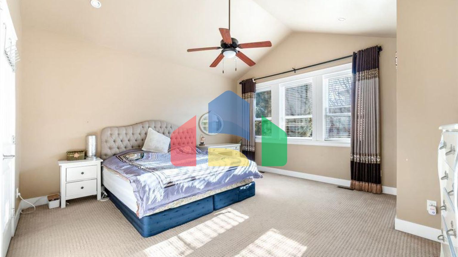 Residential - Single Family Home - Surrey, Canada - Canada