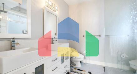 Residential - Single Family Home - Surrey, Canada - Canada