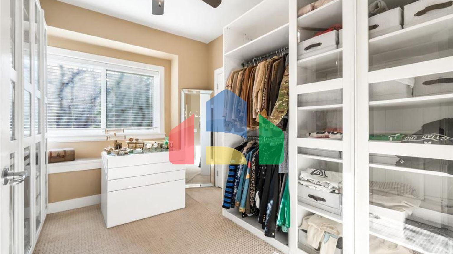 Residential - Single Family Home - Surrey, Canada - Canada