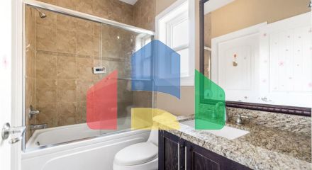 Residential - Single Family Home - Surrey, Canada - Canada