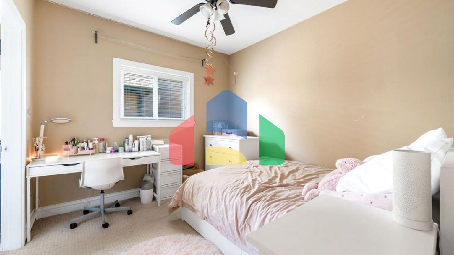 Residential - Single Family Home - Surrey, Canada - Canada