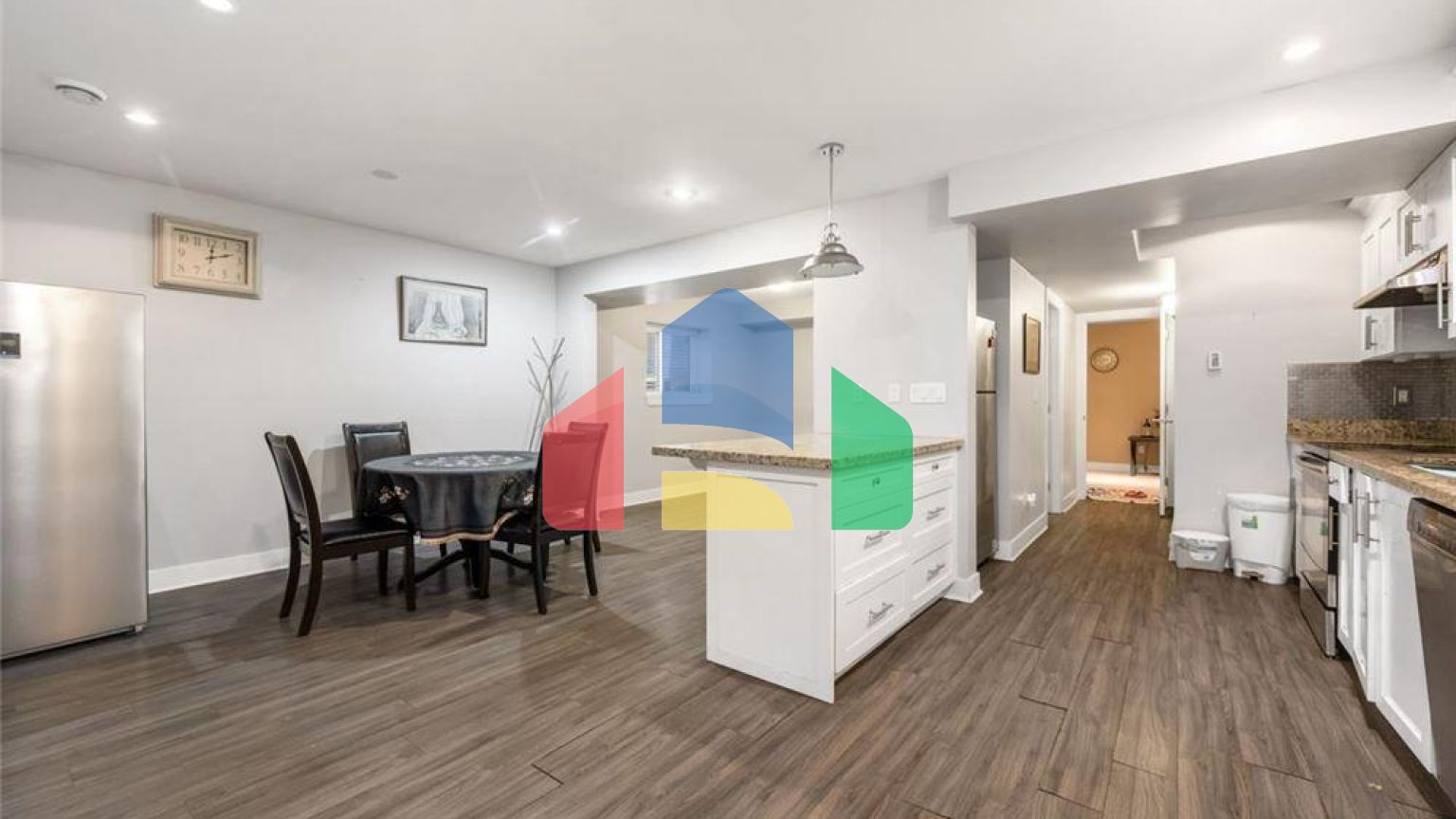 Residential - Single Family Home - Surrey, Canada - Canada