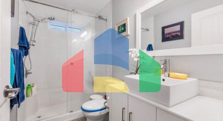 Residential - Single Family Home - Surrey, Canada - Canada