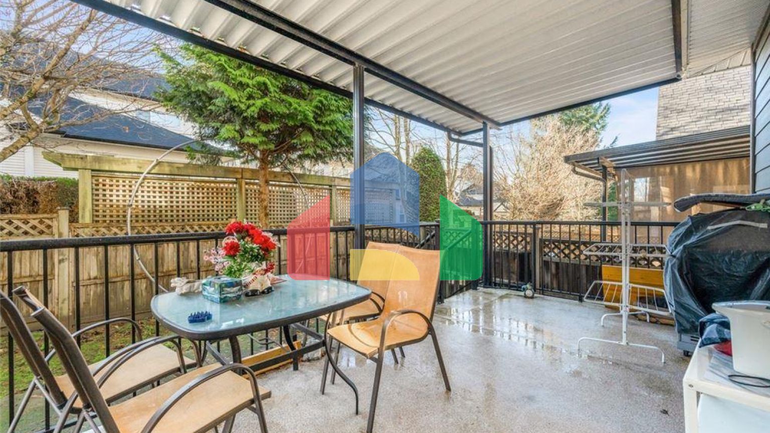 Residential - Single Family Home - Surrey, Canada - Canada