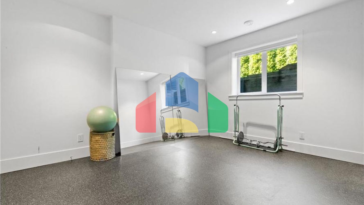 Residential - Single Family Home - Surrey, Canada - Canada