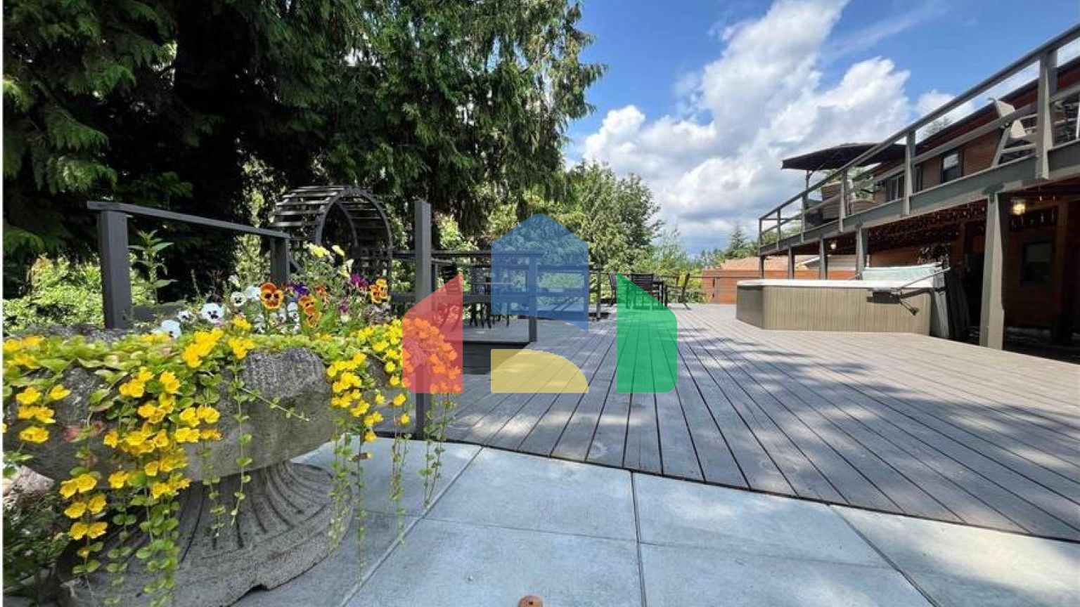 Residential - Single Family Home - Surrey, Canada - Canada