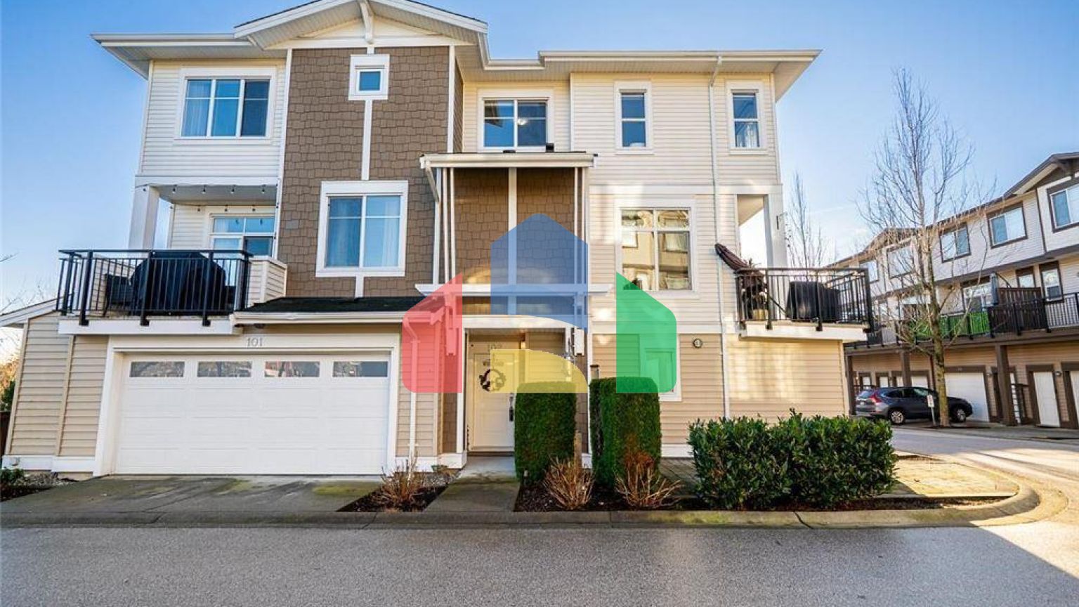 Residential - Townhouse - Surrey, Canada - Canada