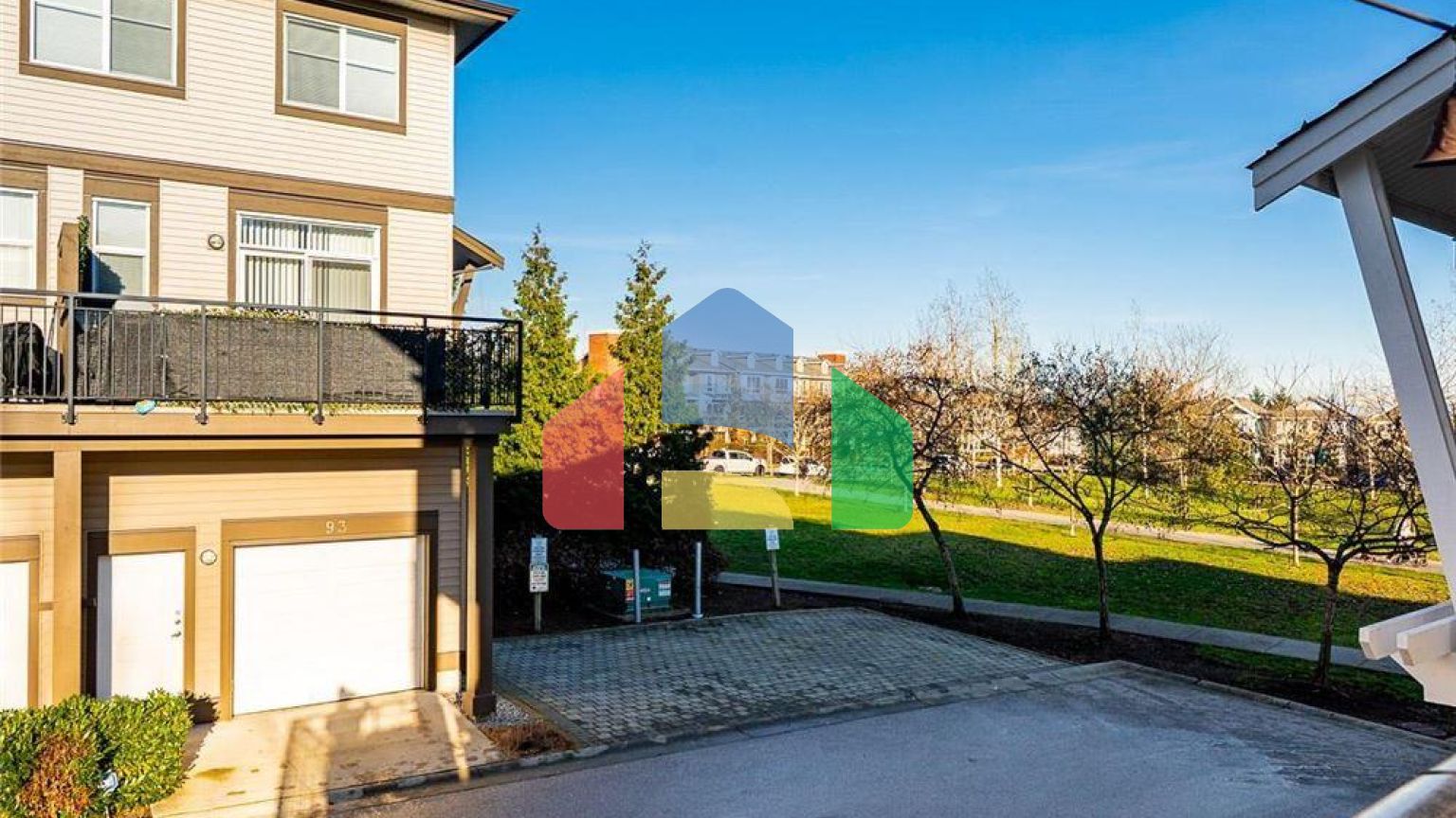 Residential - Townhouse - Surrey, Canada - Canada