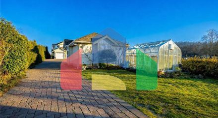 Residential - Single Family Home - Surrey, Canada - Canada