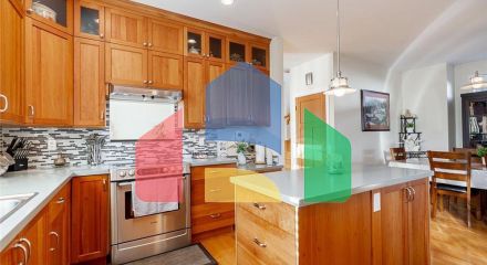 Residential - Single Family Home - Surrey, Canada - Canada