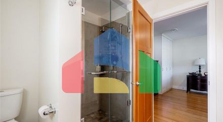 Residential - Single Family Home - Surrey, Canada - Canada