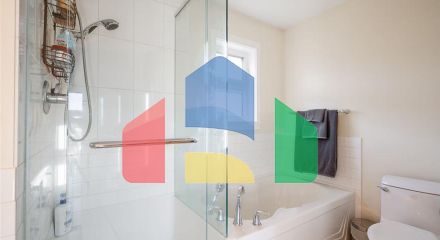 Residential - Single Family Home - Surrey, Canada - Canada