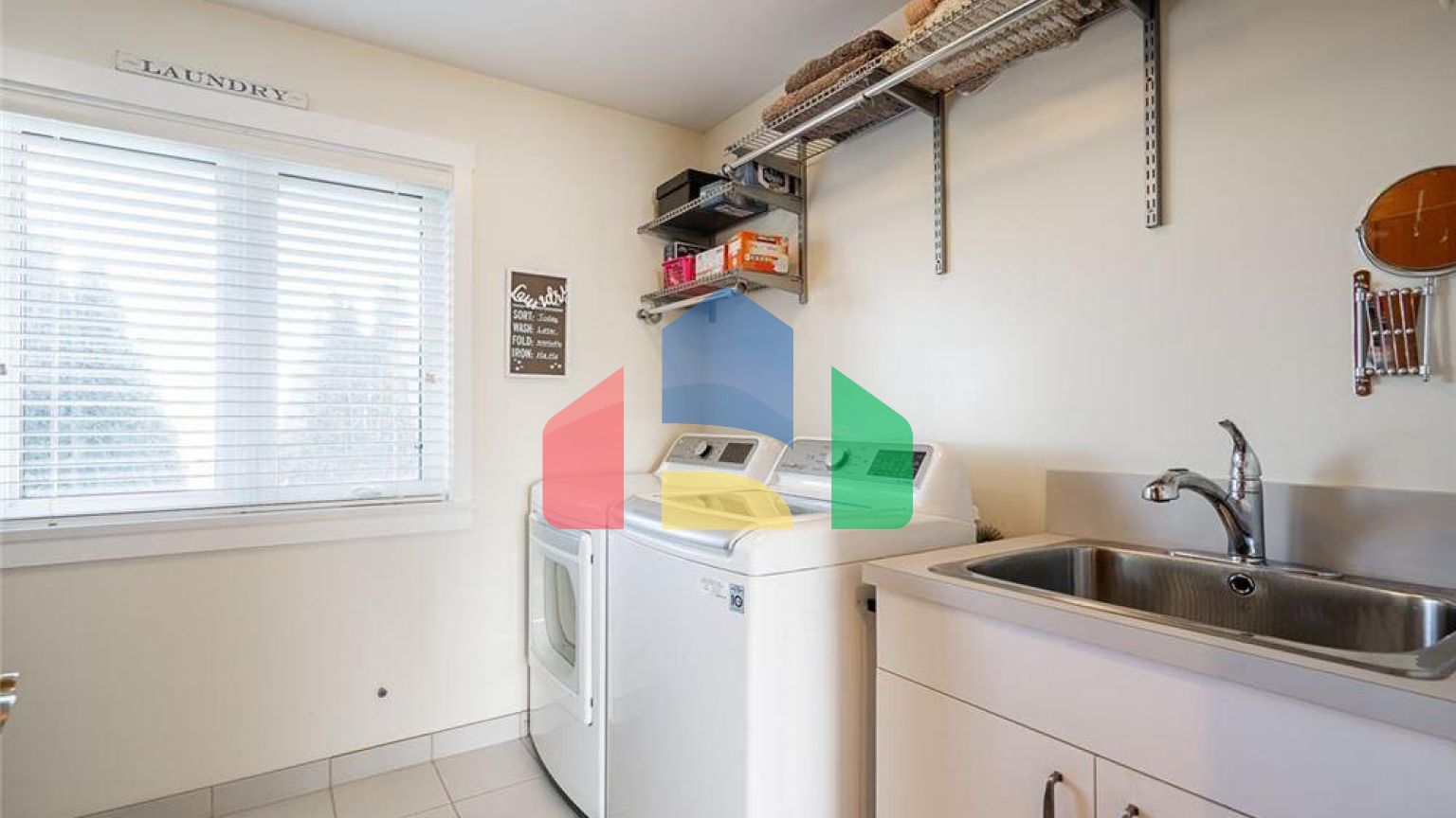 Residential - Single Family Home - Surrey, Canada - Canada