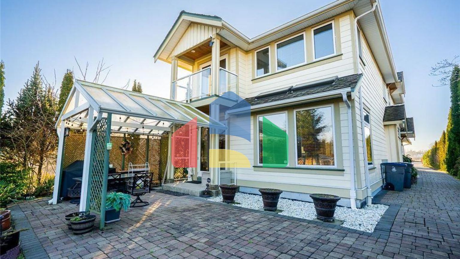 Residential - Single Family Home - Surrey, Canada - Canada