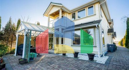 Residential - Single Family Home - Surrey, Canada - Canada