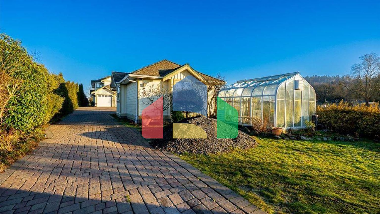 Residential - Single Family Home - Surrey, Canada - Canada