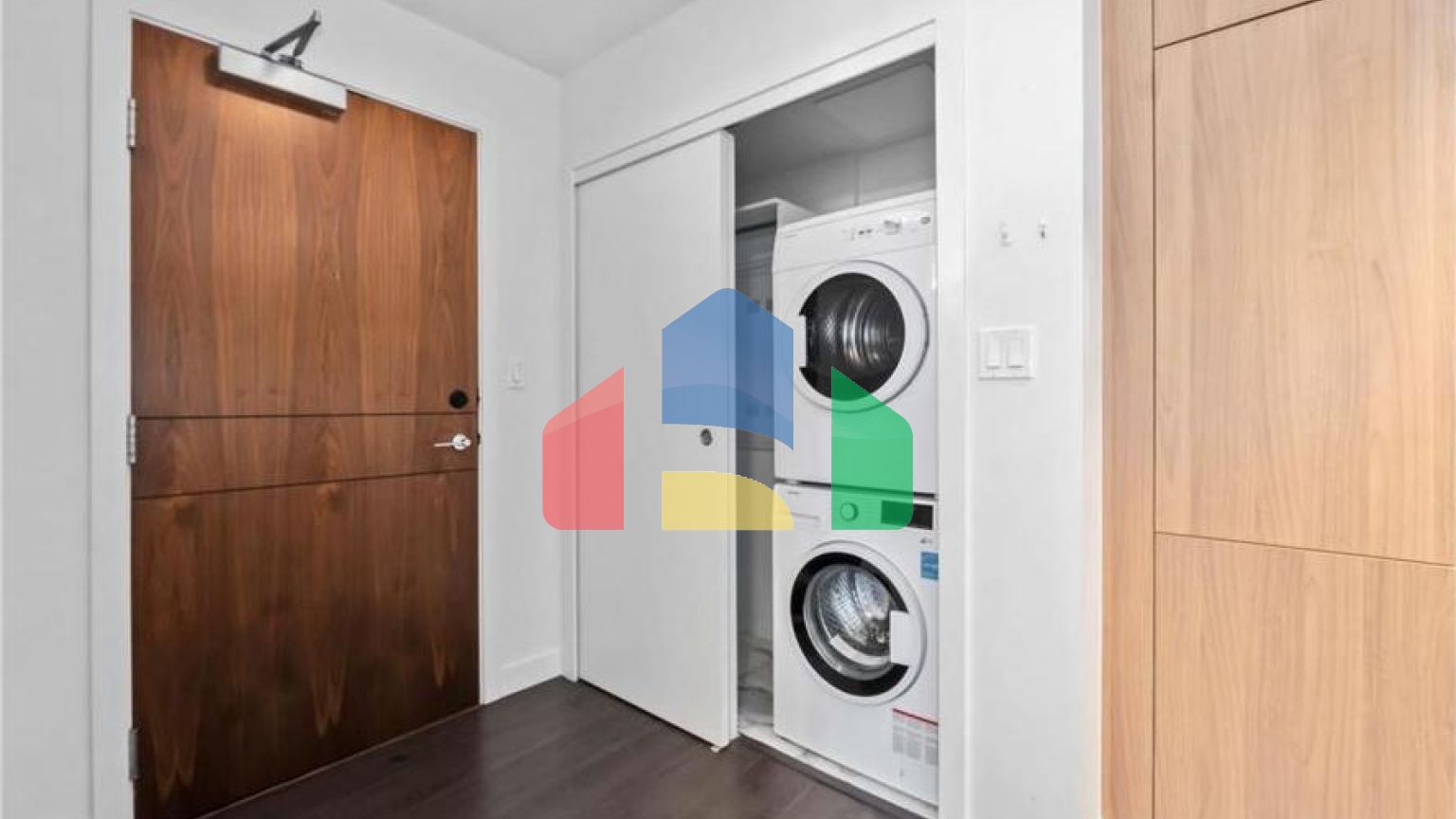 Residential - Single Family Home - Surrey, Canada - Canada