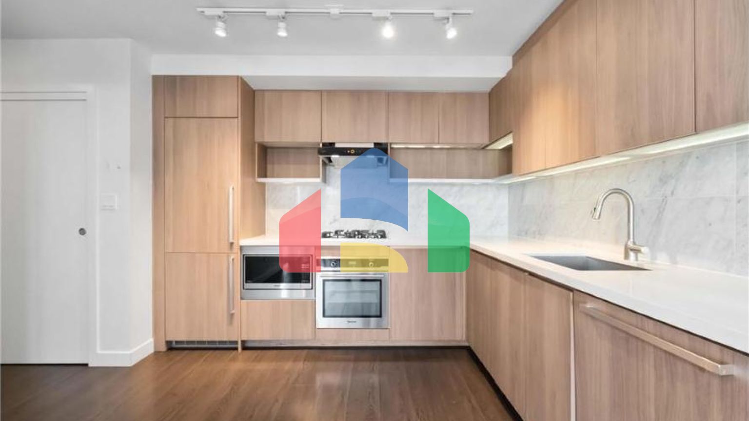 Residential - Single Family Home - Surrey, Canada - Canada