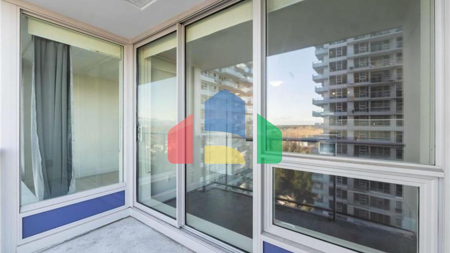 Residential - Single Family Home - Surrey, Canada - Canada