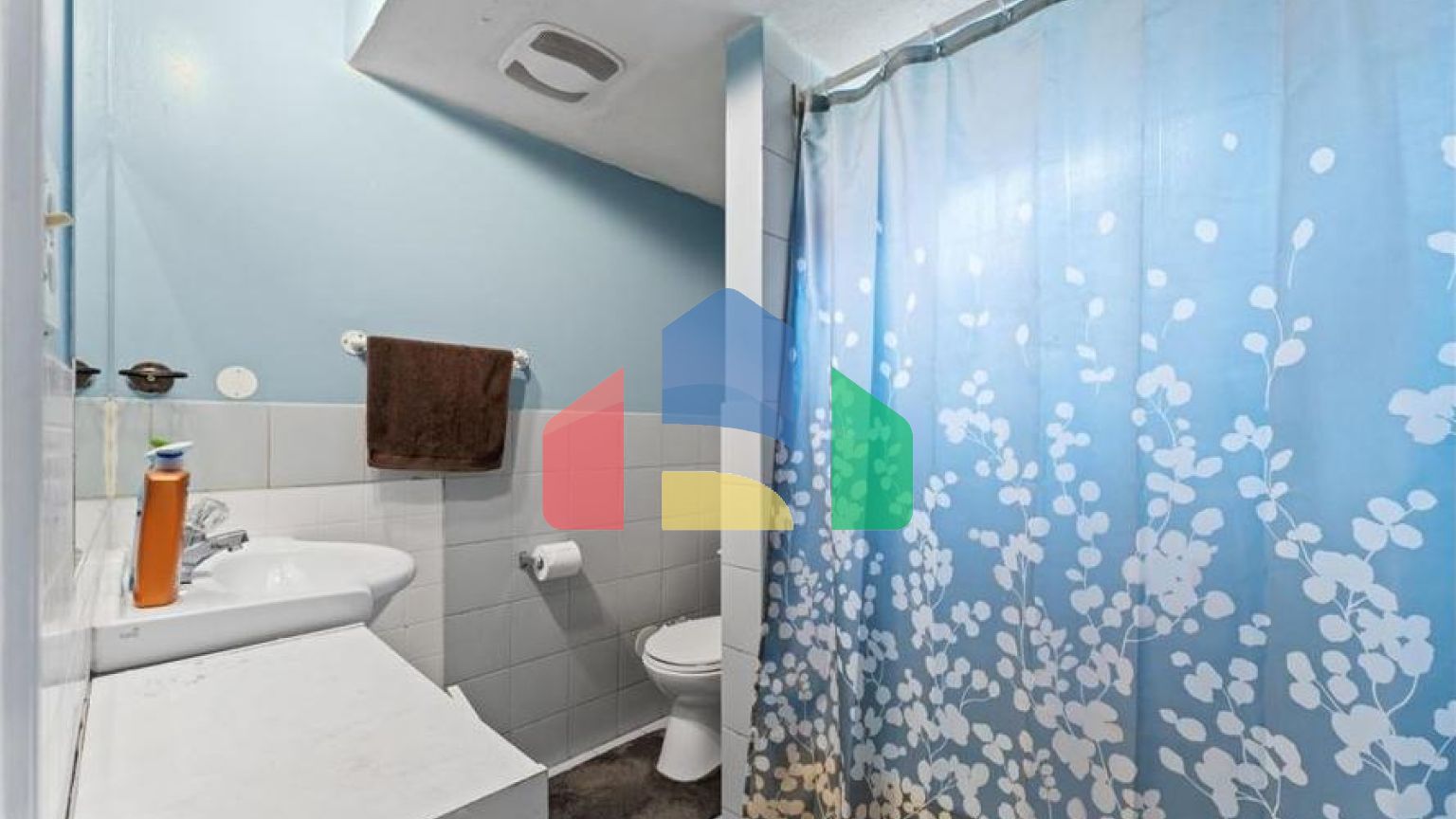 Residential - Single Family Home - Surrey, Canada - Canada