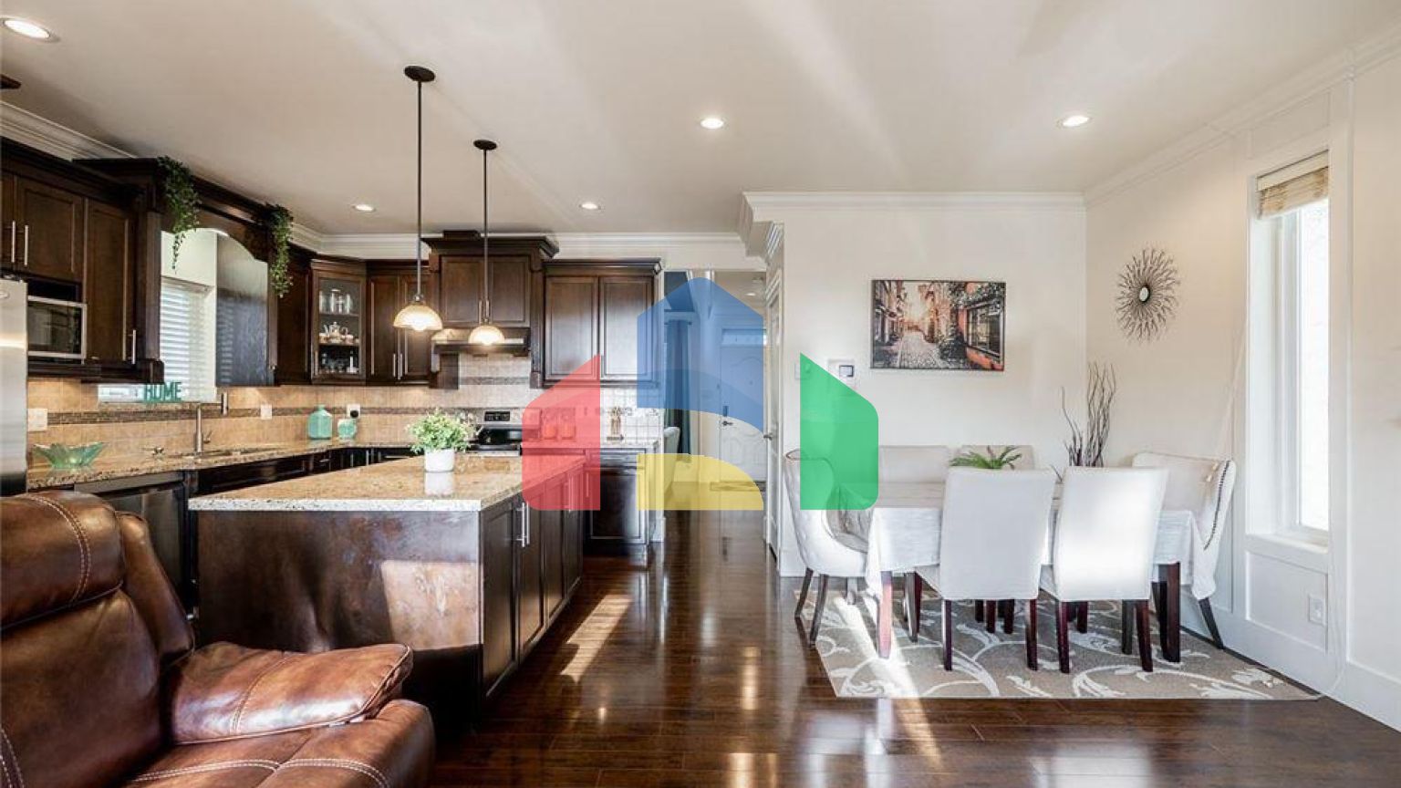 Residential - Single Family Home - Surrey, Canada - Canada