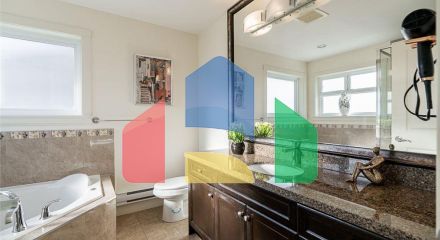 Residential - Single Family Home - Surrey, Canada - Canada