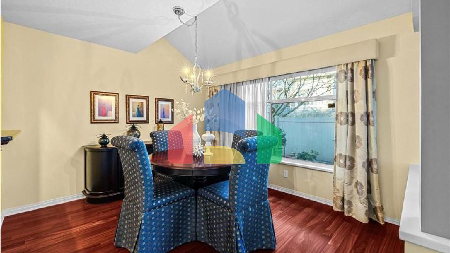 Residential - Townhouse - Surrey, Canada - Canada