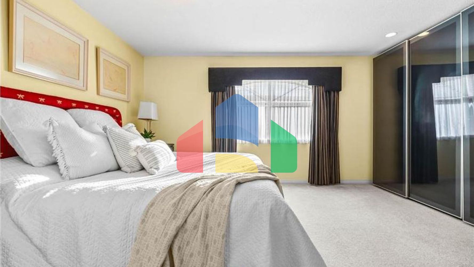 Residential - Townhouse - Surrey, Canada - Canada