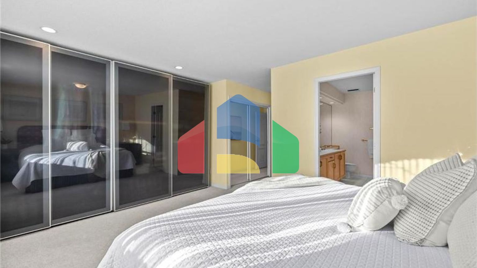 Residential - Townhouse - Surrey, Canada - Canada