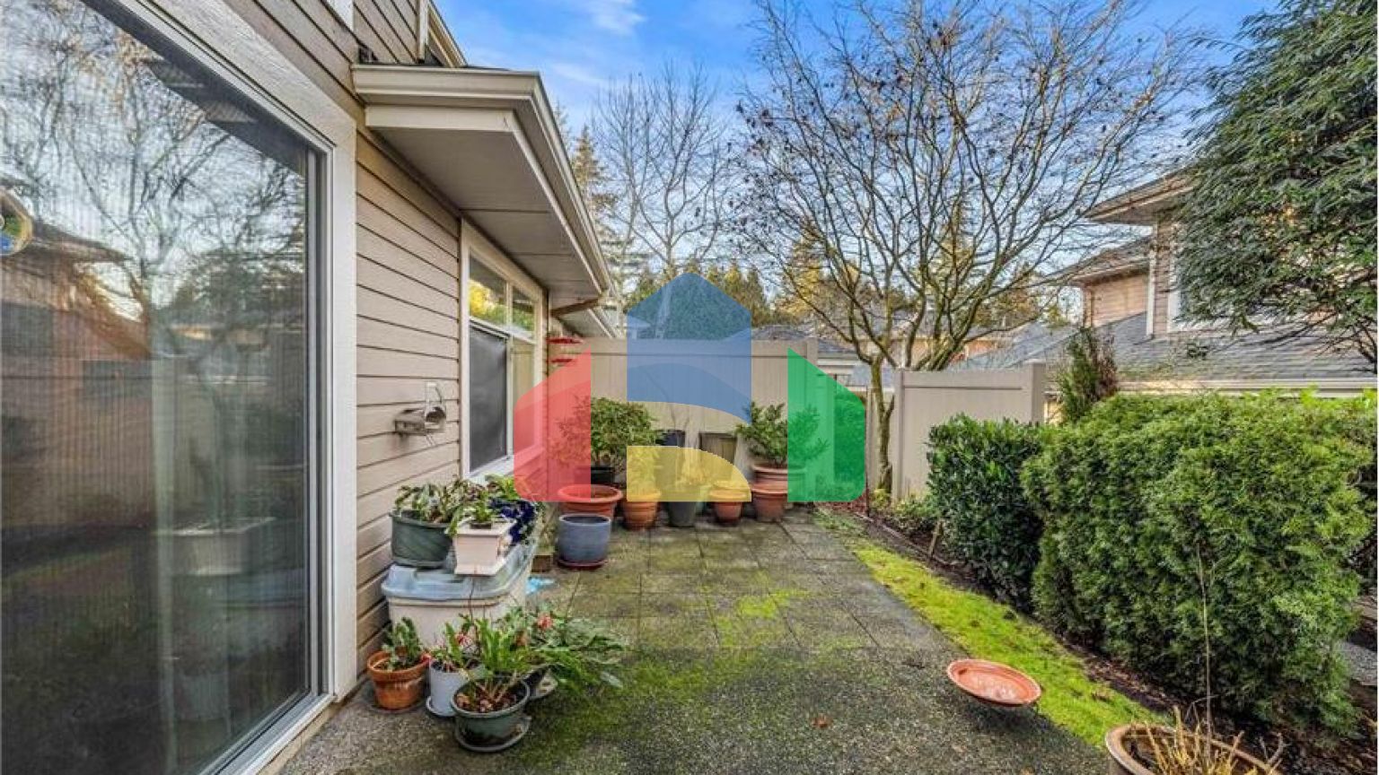 Residential - Townhouse - Surrey, Canada - Canada